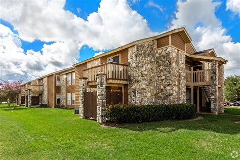 Cedar Ridge - College Station has rental units ranging from 650-1360 sq ft starting at 810. . Apartments college station